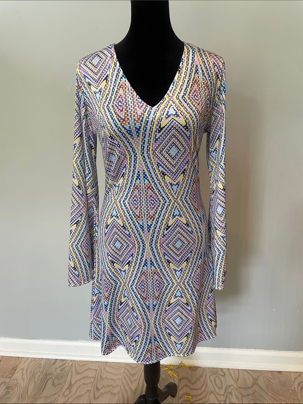 V-Neck Long Sleeve Geometric Print Dress in Multi colors - fitted